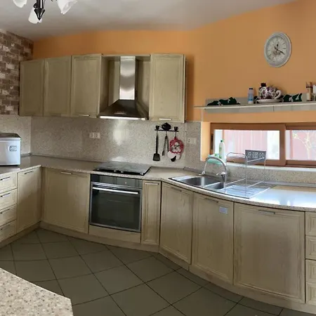 Petra- Medovo, Sunny *