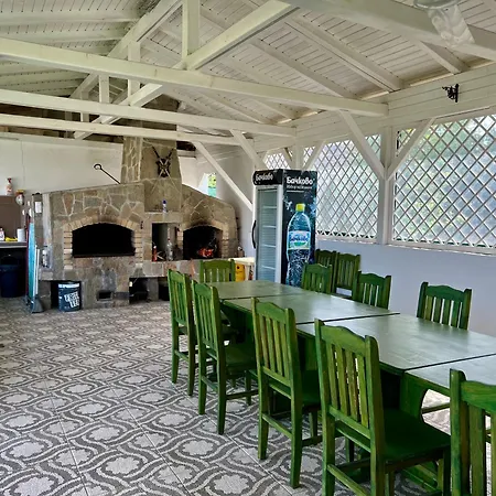 Petra- Medovo, Sunny Pensión