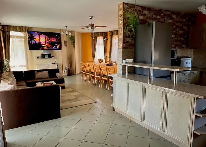 Petra- Medovo, Sunny Medovo