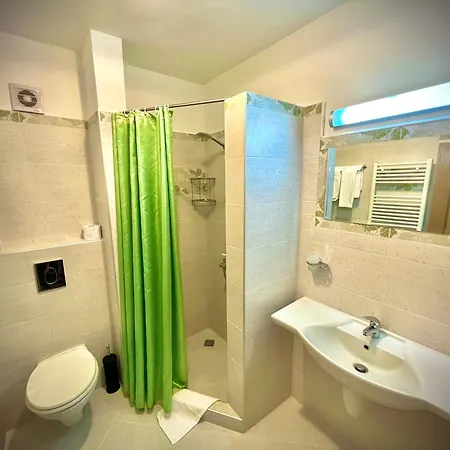 בית הארחה Petra- Medovo, Sunny Medovo