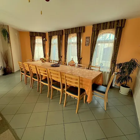 Petra- Medovo, Sunny *