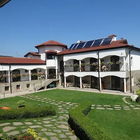 Petra- Medovo, Sunny *